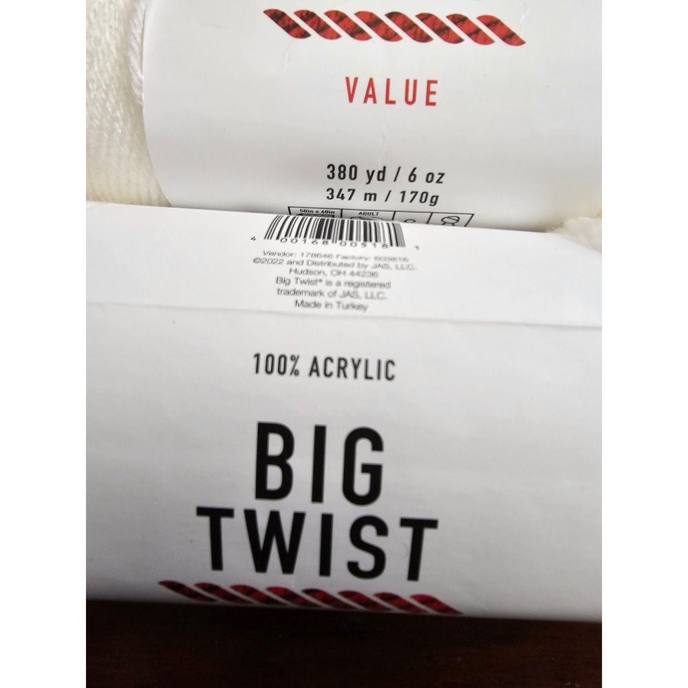 Big‎ Twist Value Acrylic Yarn White 380 Yards 6 oz Knitting Crochet Craft - Picture 4 of 6